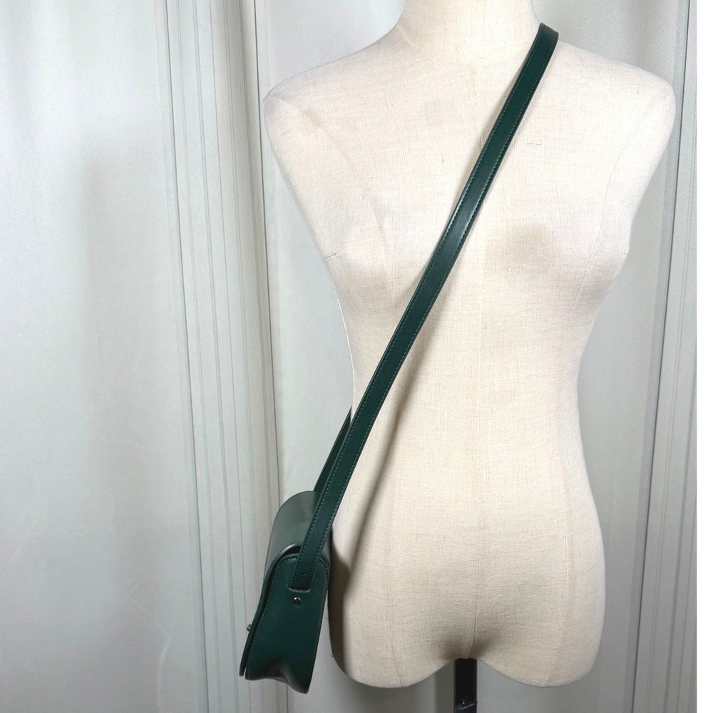 Urban Outfitters Forest Green Saddle Crossbody Bag Silver Turnlock Accent - Picture 8 of 16